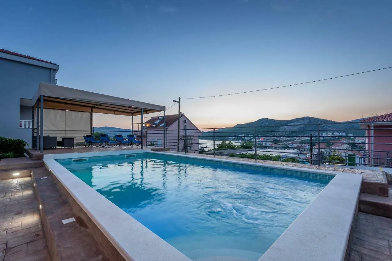 Villa Lahor With Private Pool Seget Vranjica