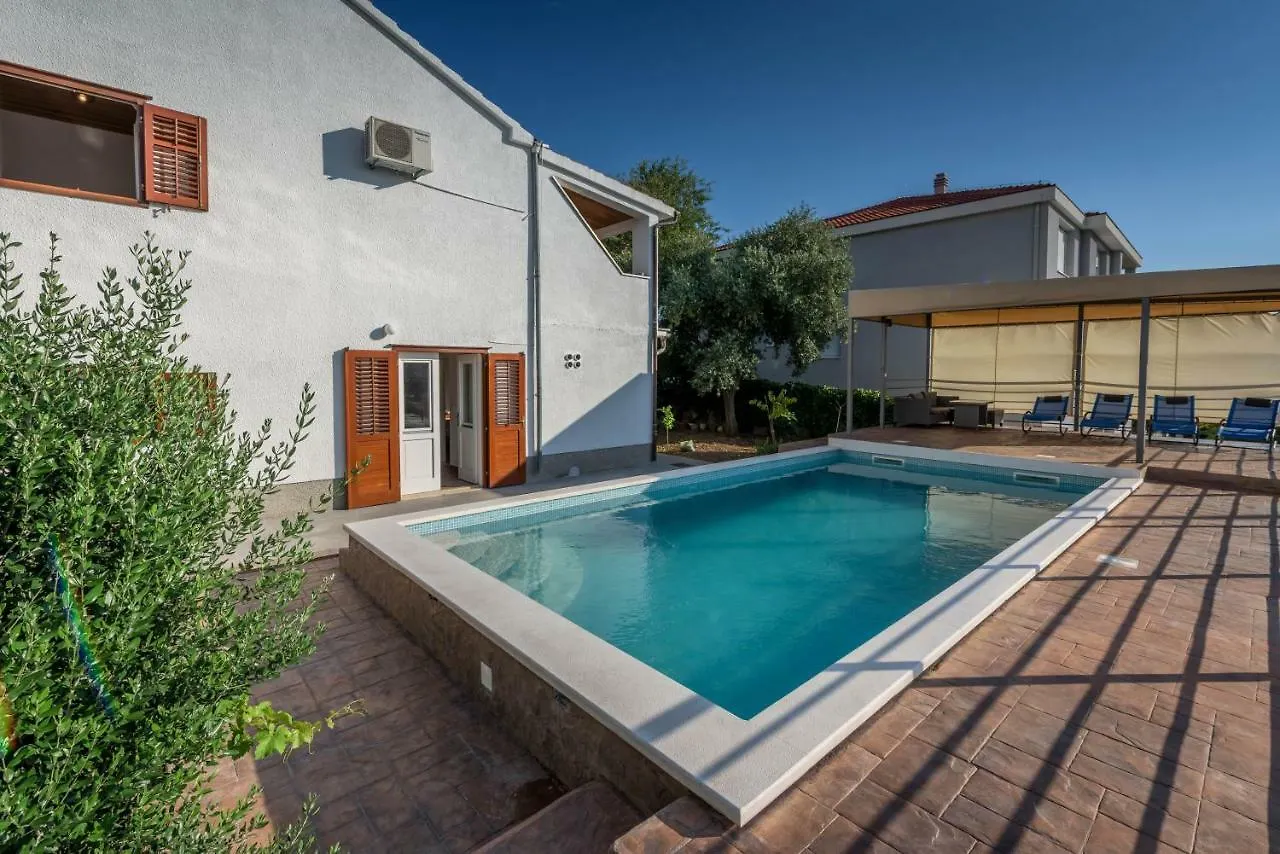 Villa Lahor With Private Pool Seget Vranjica