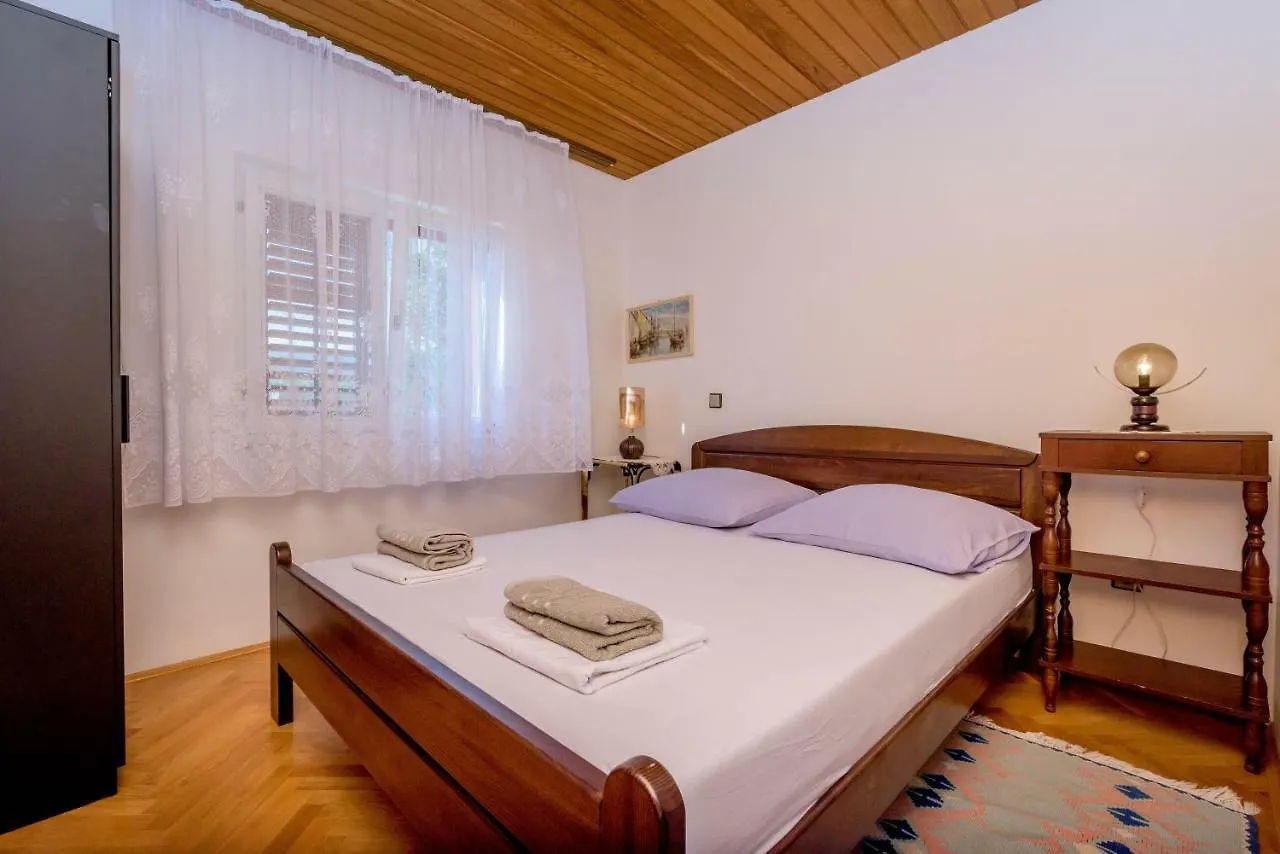 Villa Lahor With Private Pool Seget Vranjica