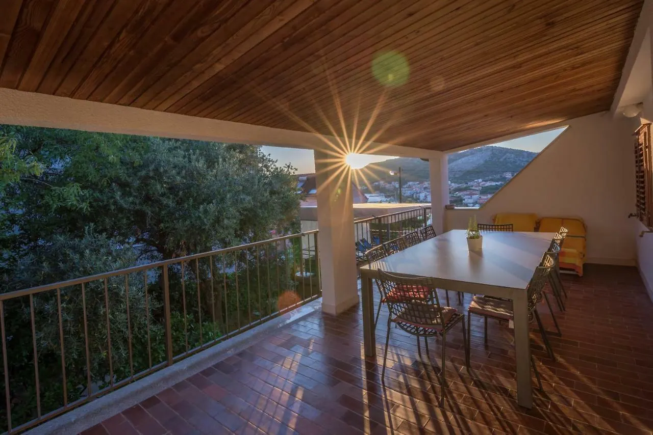 Villa Lahor With Private Pool Seget Vranjica