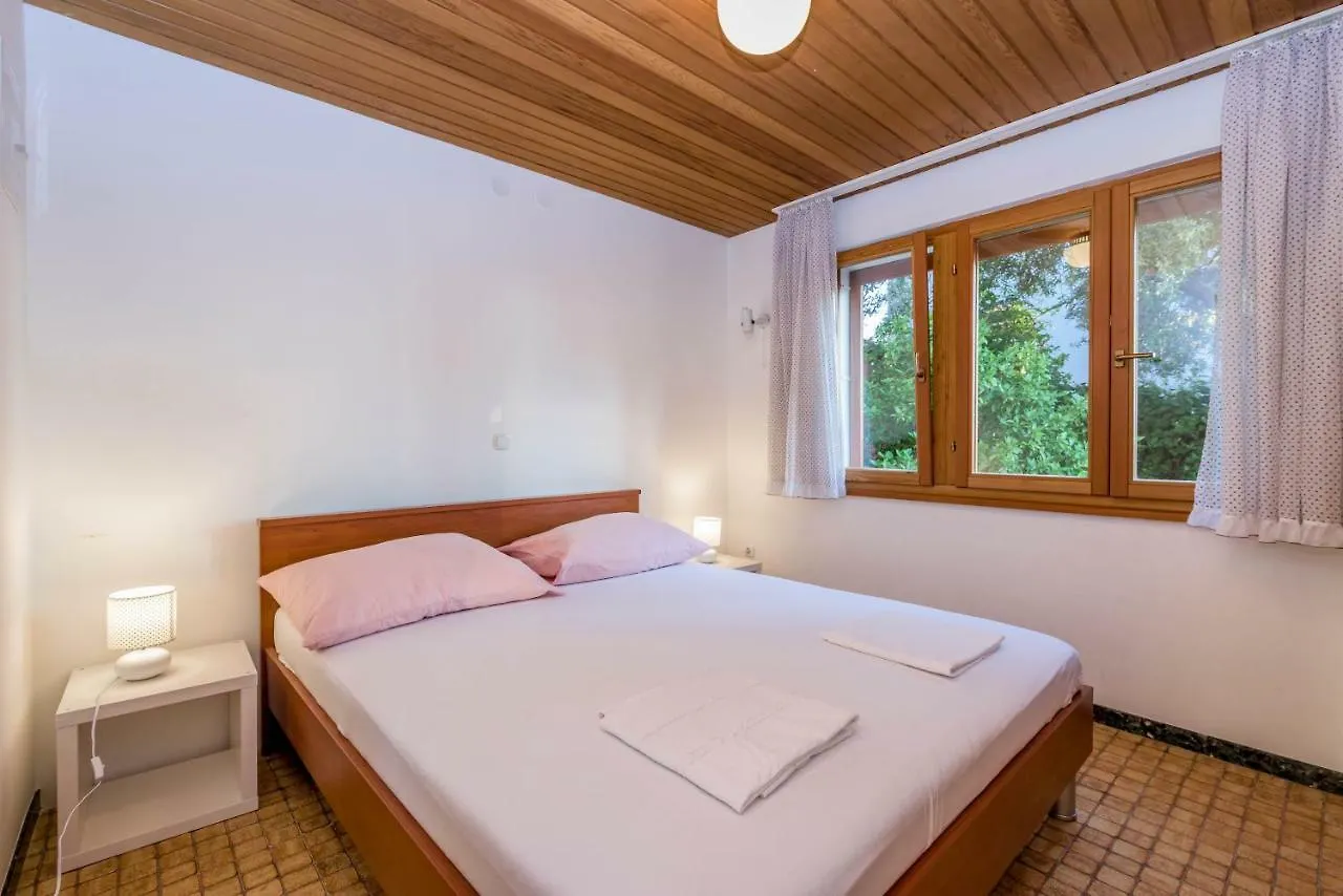 Villa Lahor With Private Pool Seget Vranjica