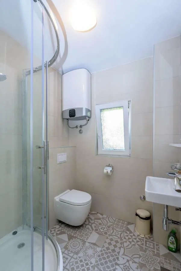 Villa Lahor With Private Pool سيغيت فغانييتْسا